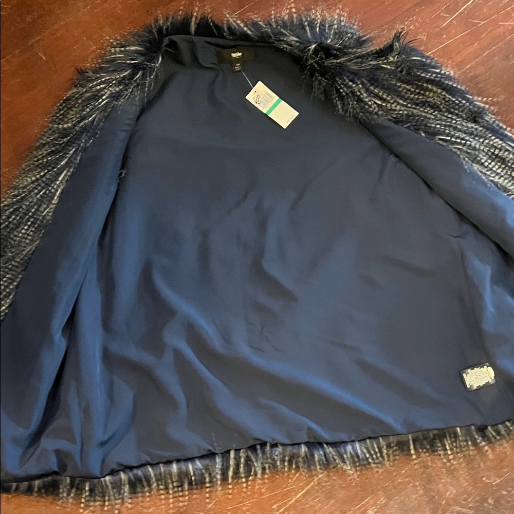 Mossimo Supply Co. Faux Fur Vest in Black and Gray - Picture 5 of 11